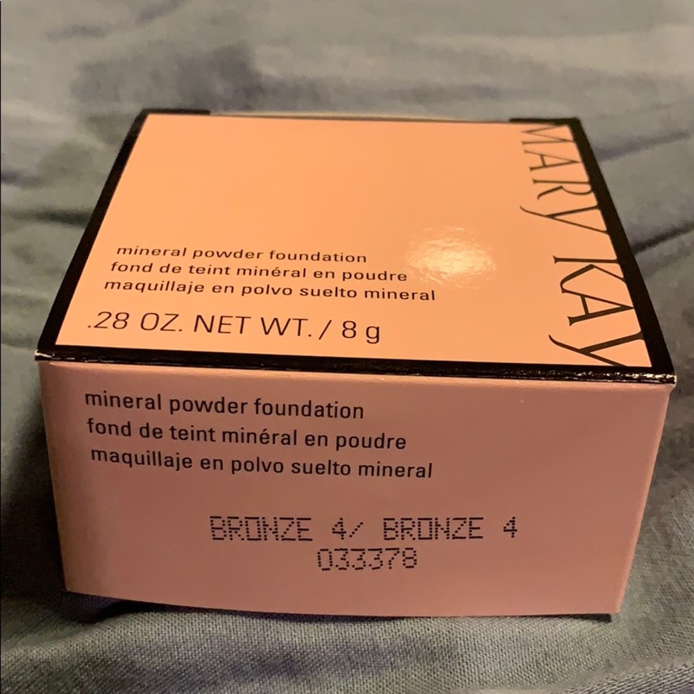 Mary Kay mineral powder foundation BNIB